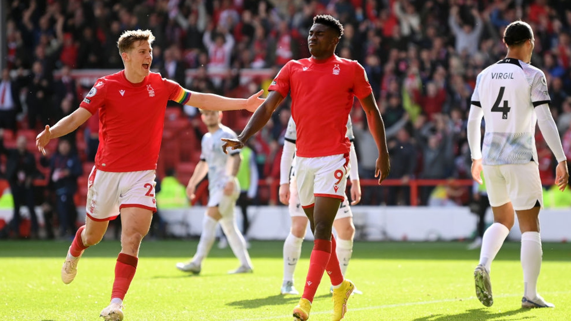 现成为了媒 现成为了媒